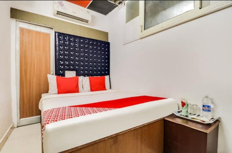 Comfortable room near reception
