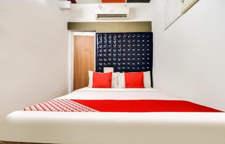 Deluxe Room with comfortable double bed at Hotel Amar, Patiala